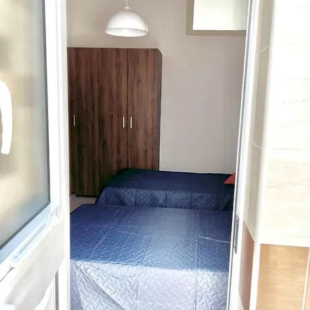 Full For 5 People סליאמה