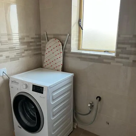 דירה Full For 5 People סליאמה