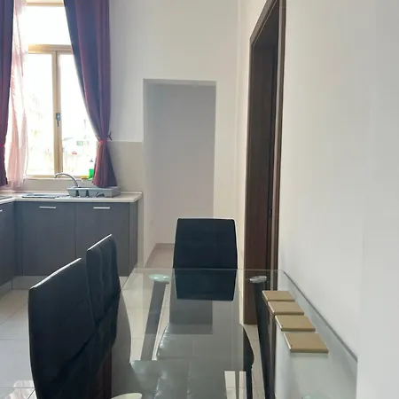 Full For 5 People Apartment Sliema